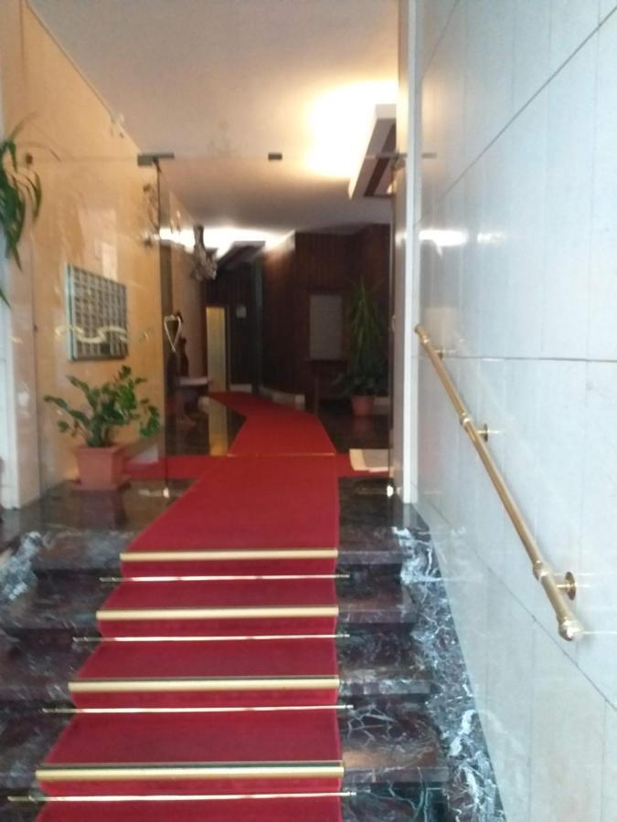 Meta Italy Da Enzo Apartment Милано Екстериор снимка