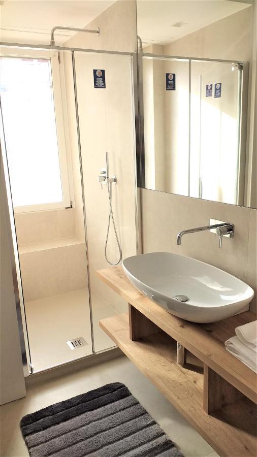 Meta Italy Da Enzo Apartment Милано Екстериор снимка